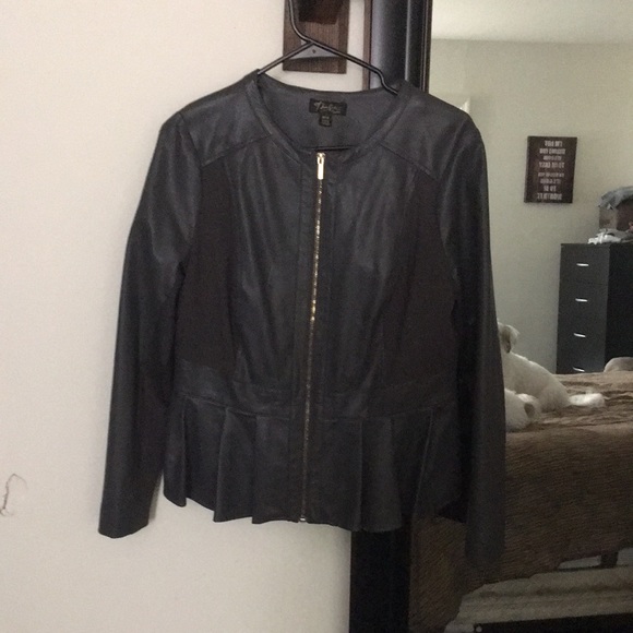 Leather jacket - Picture 1 of 11